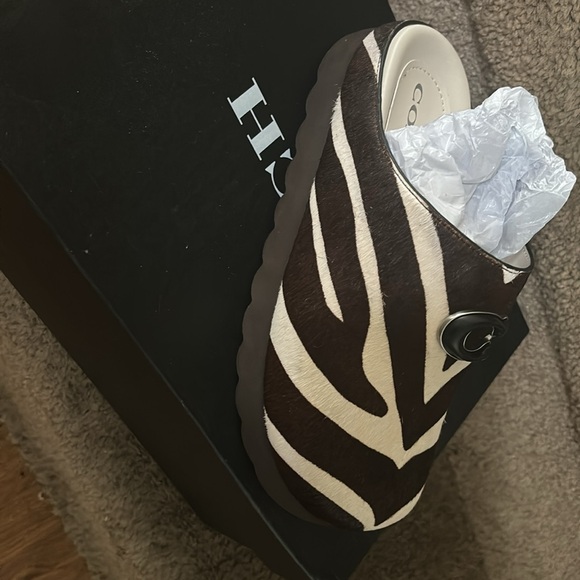 Animal print coach slides - Picture 3 of 6